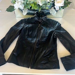 Tahari black lamb leather jacket Sz small